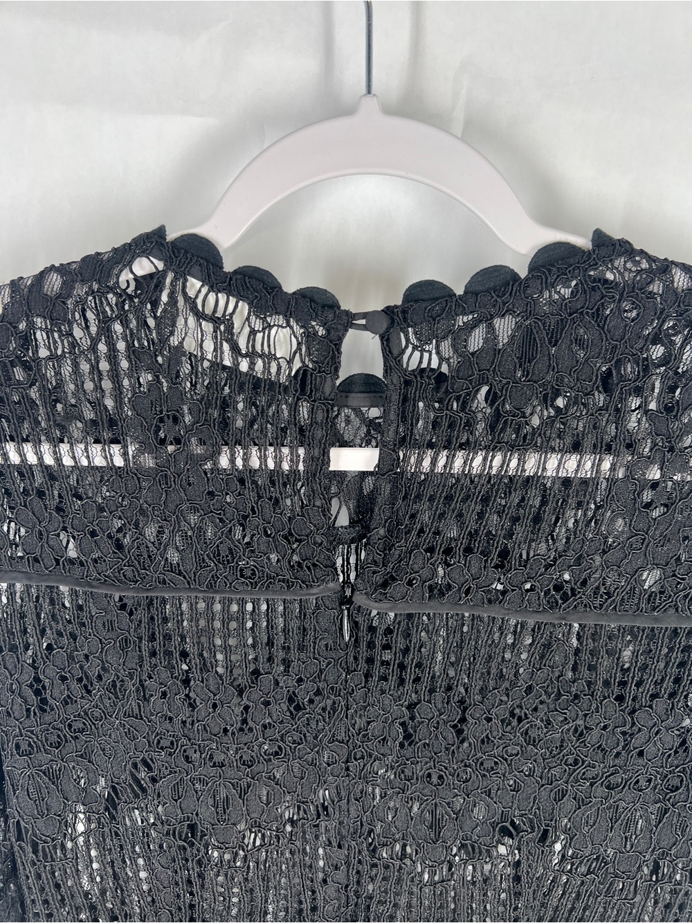 N/Nicholas Black Sheer Lace Long Bell Sleeve Blouse Top Size 4 - Picture 10 of 16